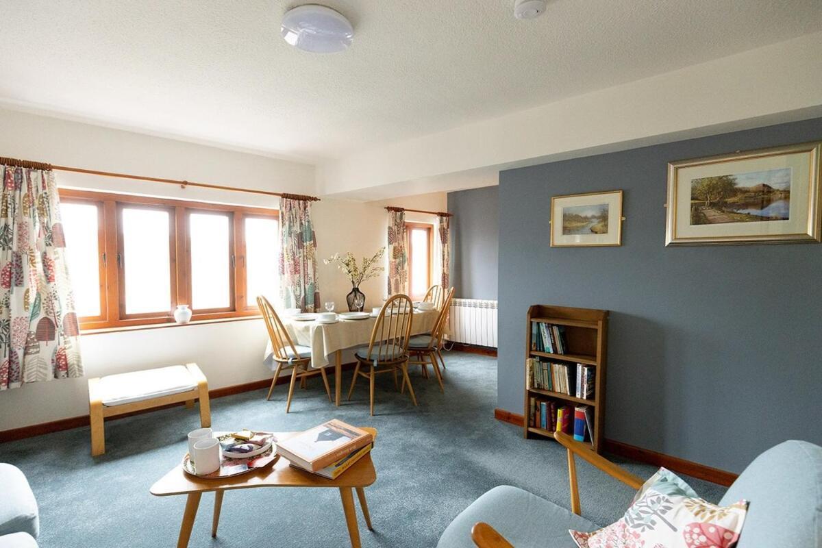 Katherines Court - Spacious Apartment With Rolling Hill Views Kendal Kültér fotó