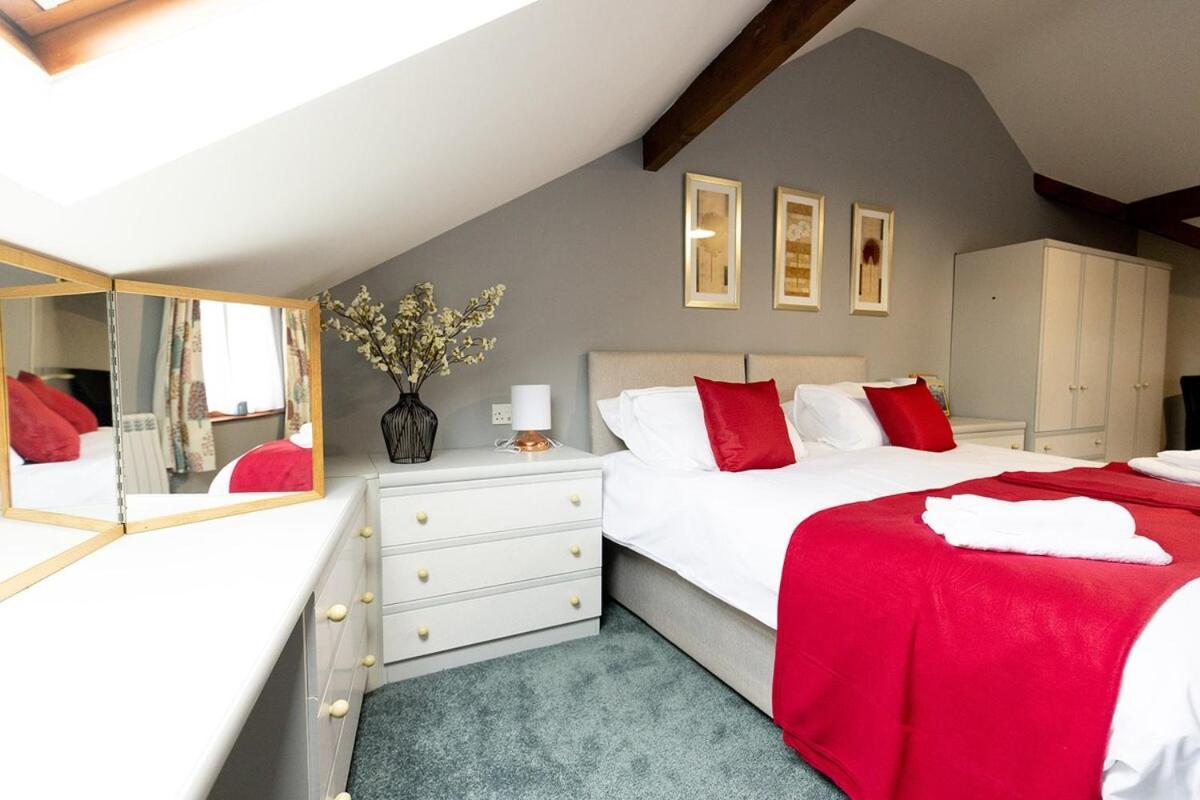 Katherines Court - Spacious Apartment With Rolling Hill Views Kendal Kültér fotó
